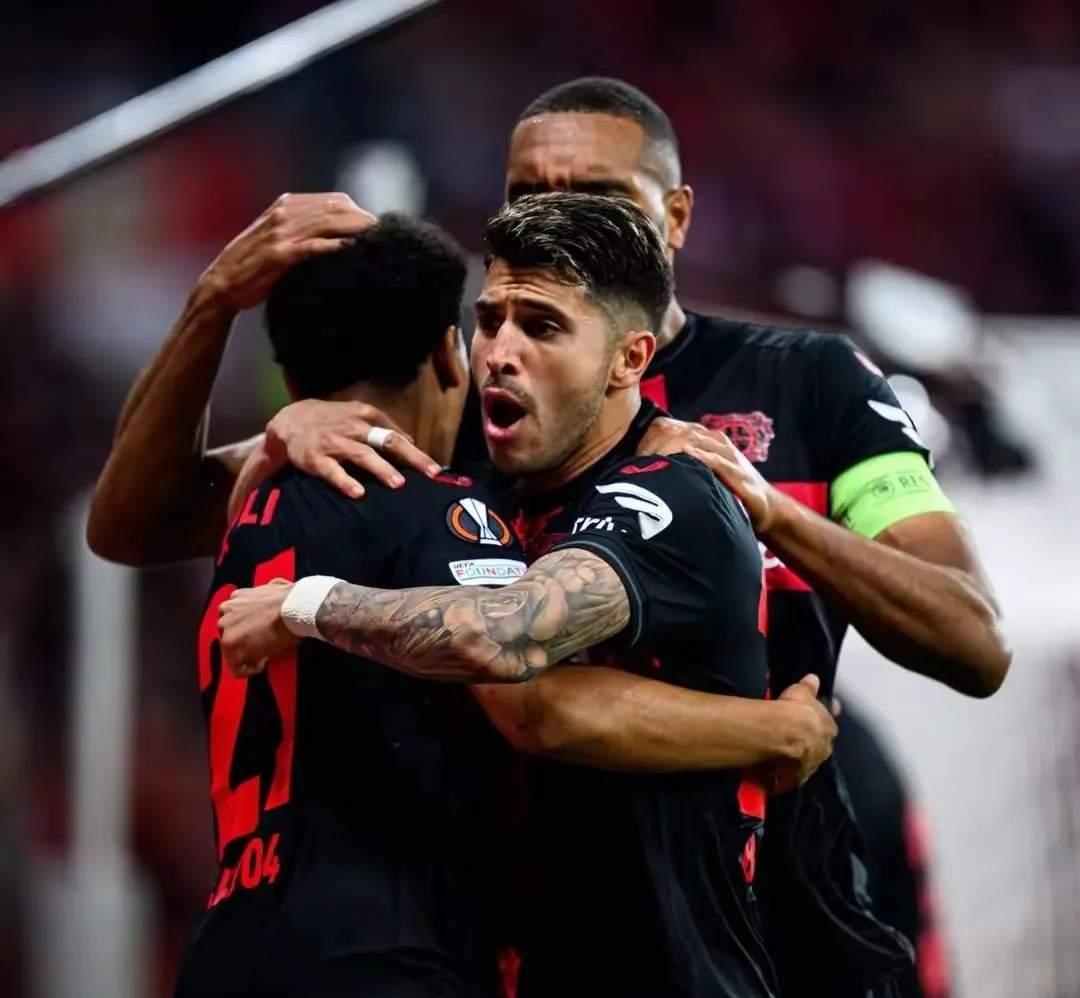 勒沃库森强势罗马，莱万统治全场的简单介绍