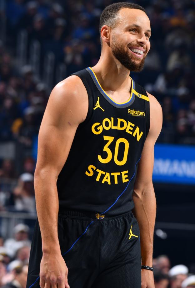 包含独行侠绝杀太阳，库里状态火热的词条