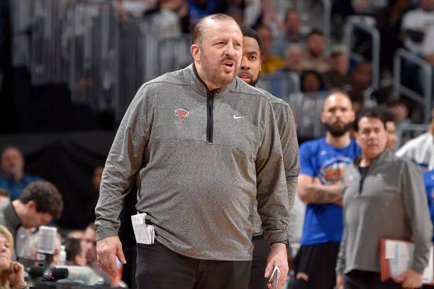 尼克斯球迷举行抗议活动要求更换主教练的简单介绍