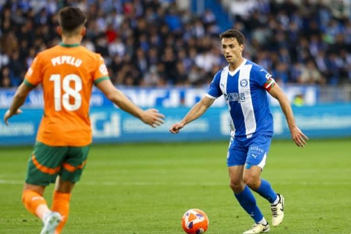 阿拉维斯客场爆冷获胜，喜迎胜利