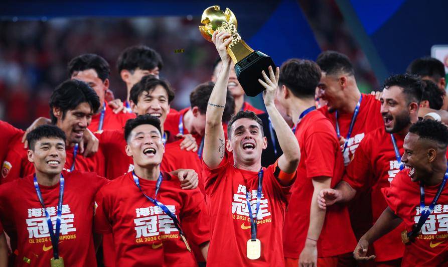 熊猫体育赛事-包含首场亚冠比赛带给观众惊喜，赛况激烈的词条