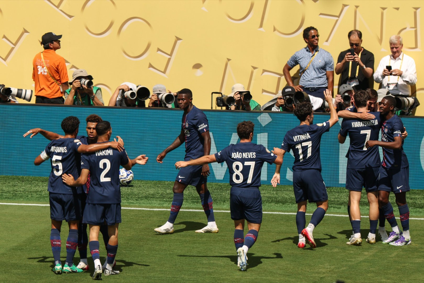 关于巴黎圣日耳曼客战获胜,领先赛场的信息 关于巴黎圣日耳曼客战获胜,领先赛场的信息