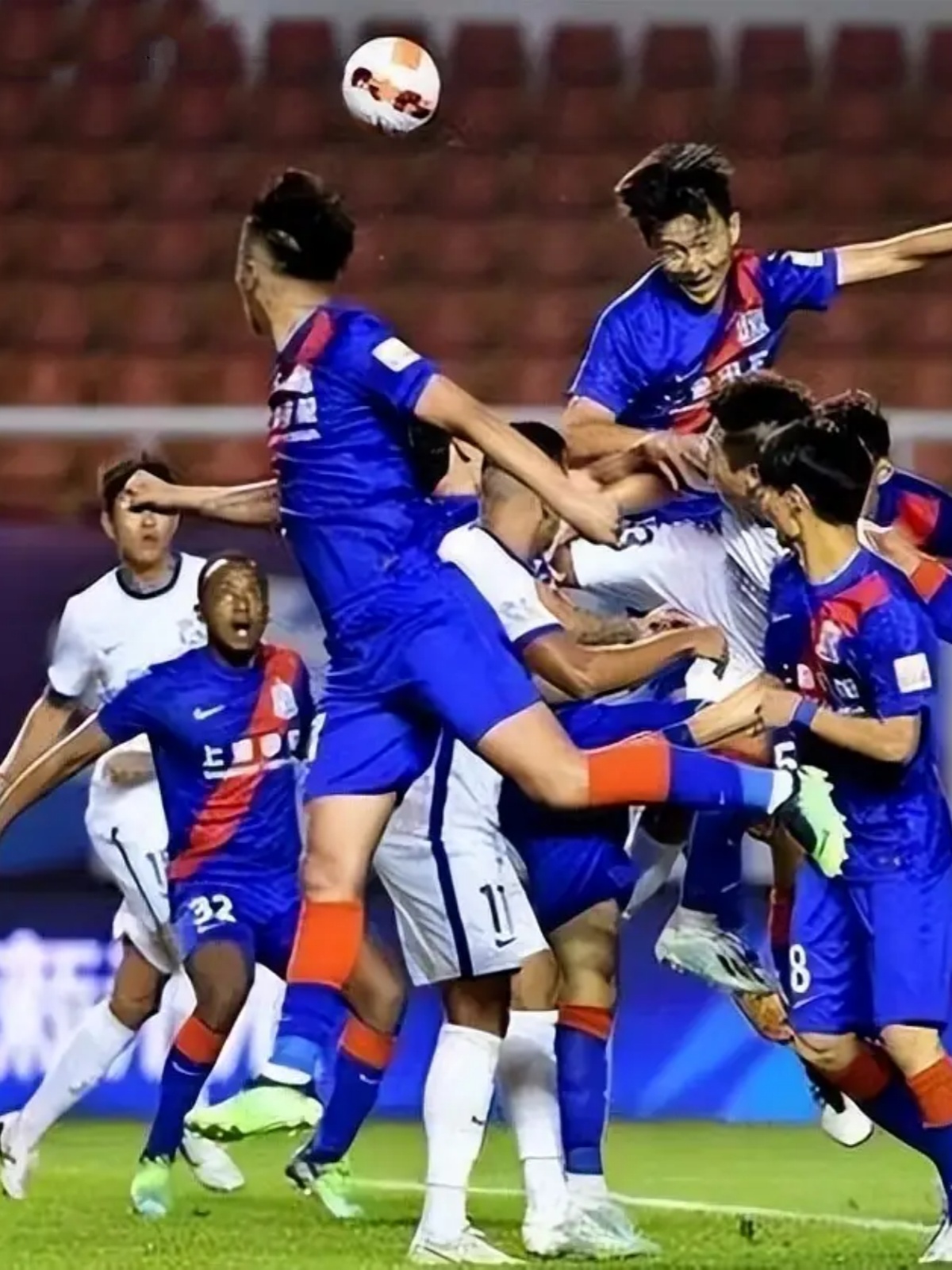 球队实力擦出火花,展现出色表现 球队实力擦出火花,展现出色表现