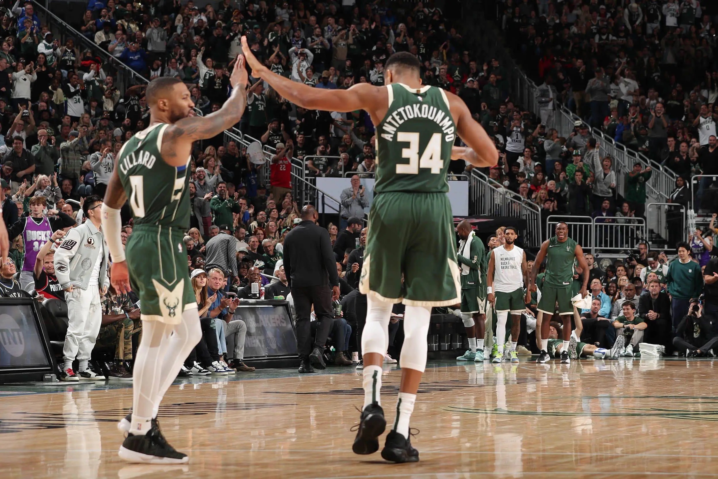 NBA季后赛:密尔沃基雄鹿队击败波特兰开拓者队晋级东部决赛的简单介绍 NBA季后赛:密尔沃基雄鹿队击败波特兰开拓者队晋级东部决赛的简单介绍