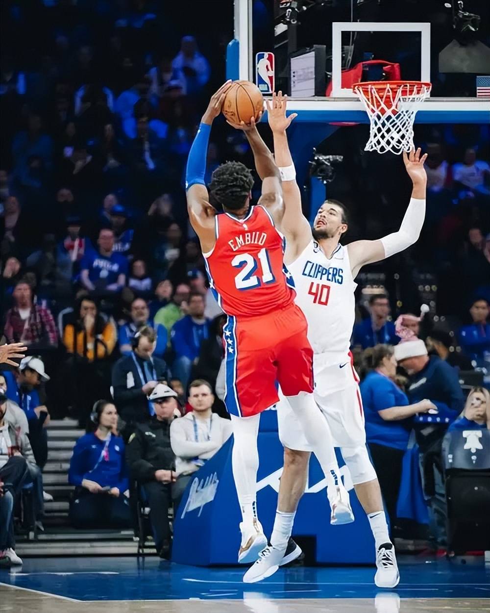 关于山东队逆转辽宁队，恩比德惊艳四座的信息