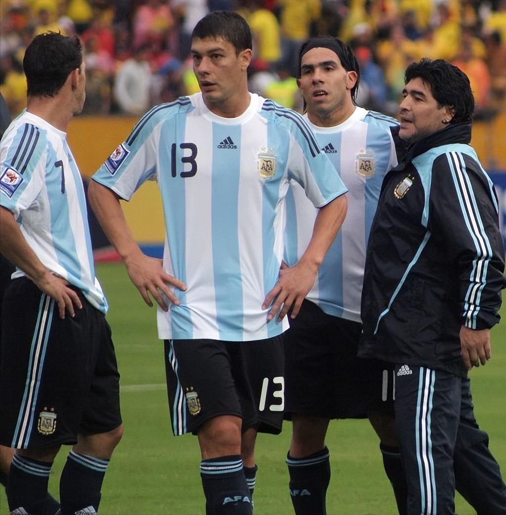 阿根廷队强势闯关,领衔晋级强劲对手 阿根廷队强势闯关,领衔晋级强劲对手