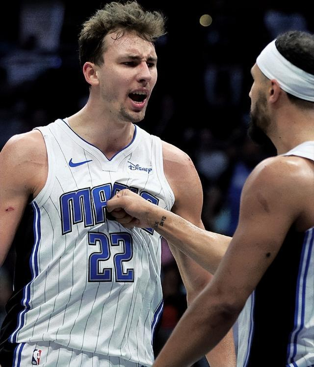 灰熊轻取国王，布伦森高光表现