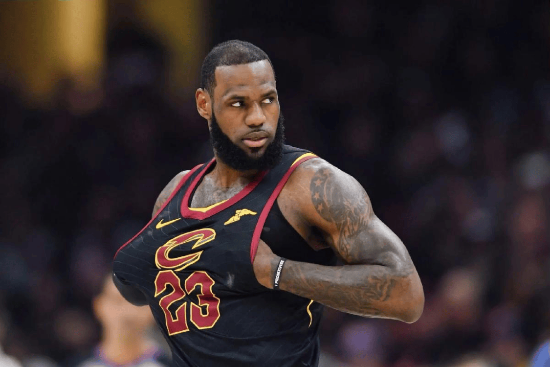 关于热火B队绝地反击阿根廷男篮，詹姆斯高光表现的信息