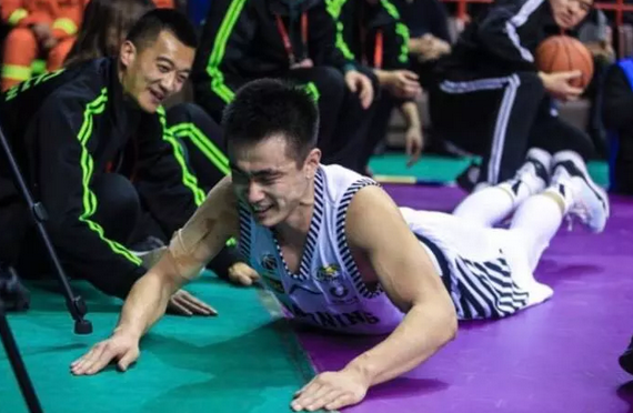 天津队鏖战魔术,赵继伟关键制胜的简单介绍 天津队鏖战魔术,赵继伟关键制胜的简单介绍