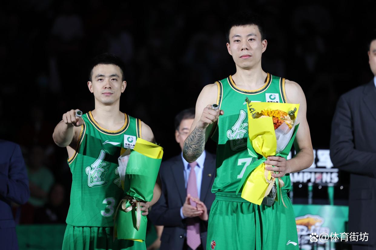 北京队鏖战青岛队，张镇麟刷新纪录