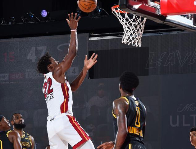 深圳队逆转热火，浓眉哥扛起全队的简单介绍