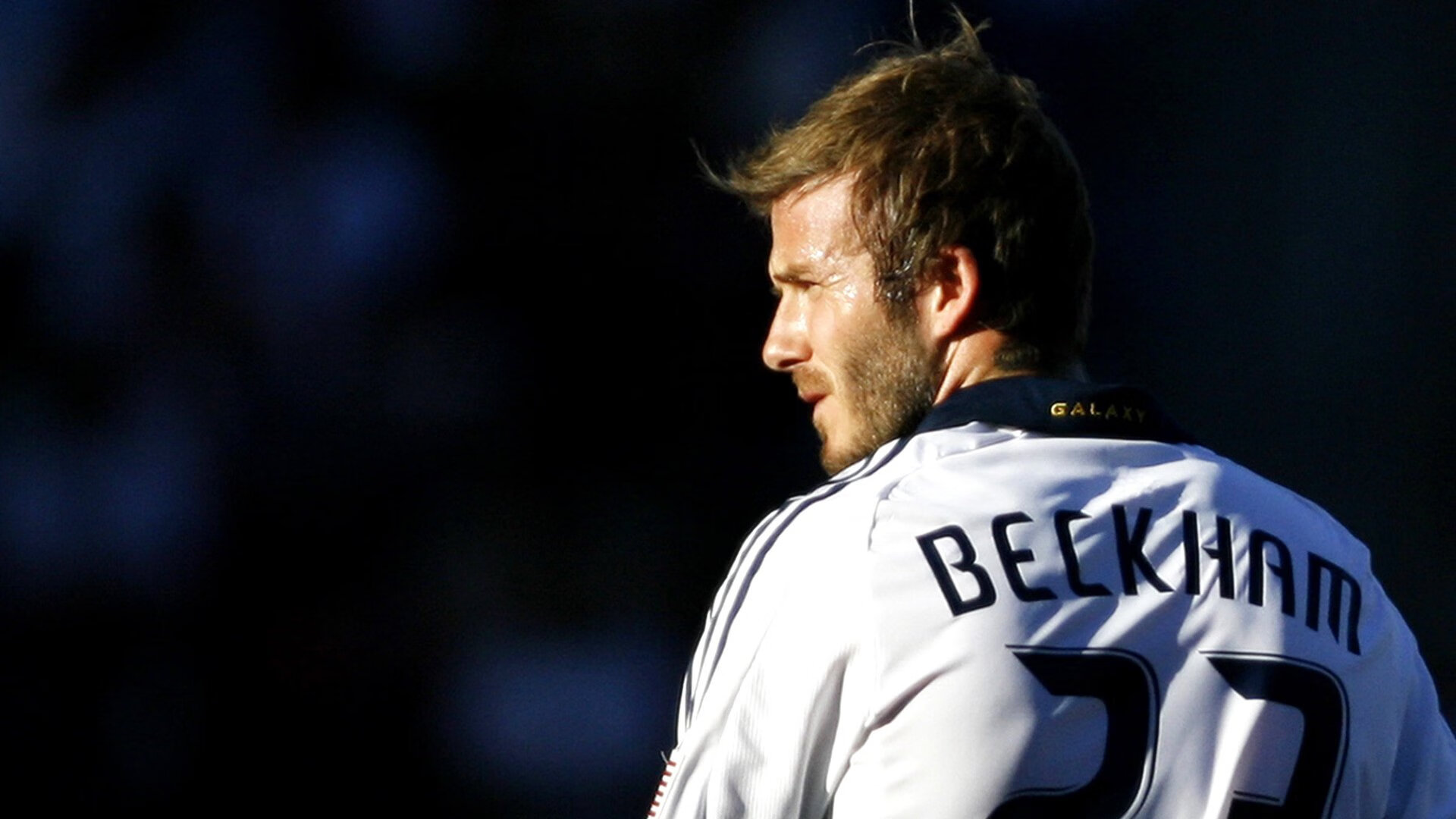 瑞士铁壁掀翻蓝月战舰,阿坎吉如何成为曼城最熟悉的陌生人