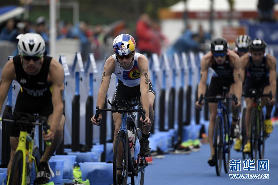 德国选手在铁人三项比赛中取得优异成绩 德国选手在铁人三项比赛中取得优异成绩