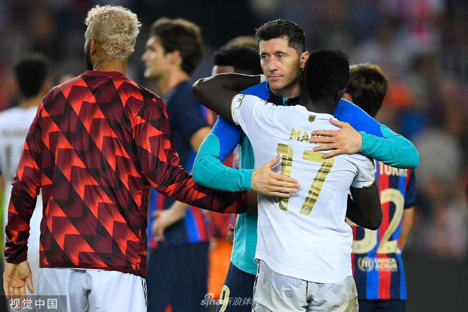 中国翻盘巴萨,格纳布里带队取胜 中国翻盘巴萨,格纳布里带队取胜