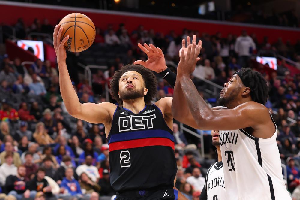 篮网不敌活塞,遭遇连败势头 篮网不敌活塞,遭遇连败势头