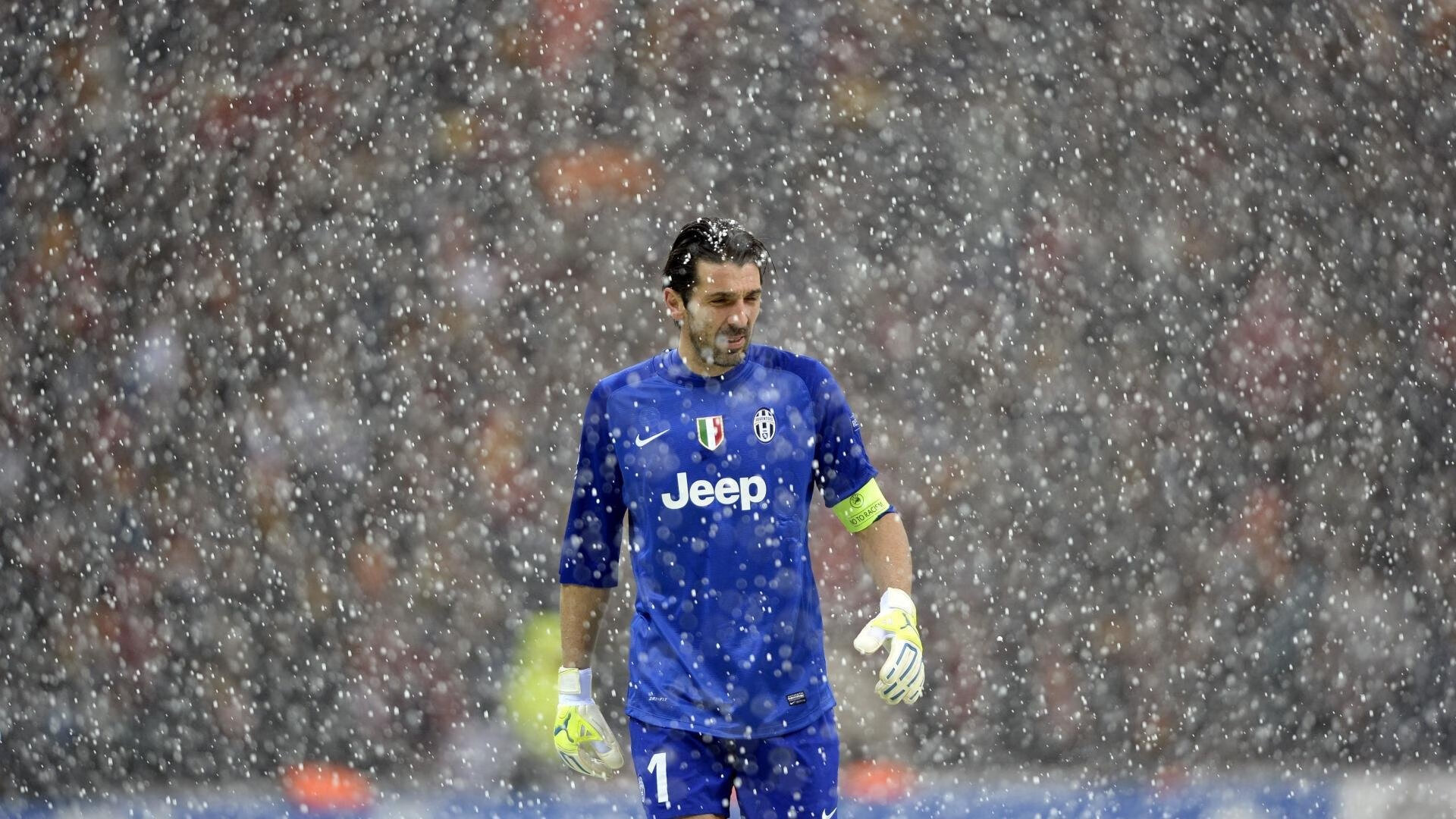 双线传奇，曼城欧冠硬仗破土耳其铁壁，奥斯梅恩F1新赛季揭幕战上演速度艺术