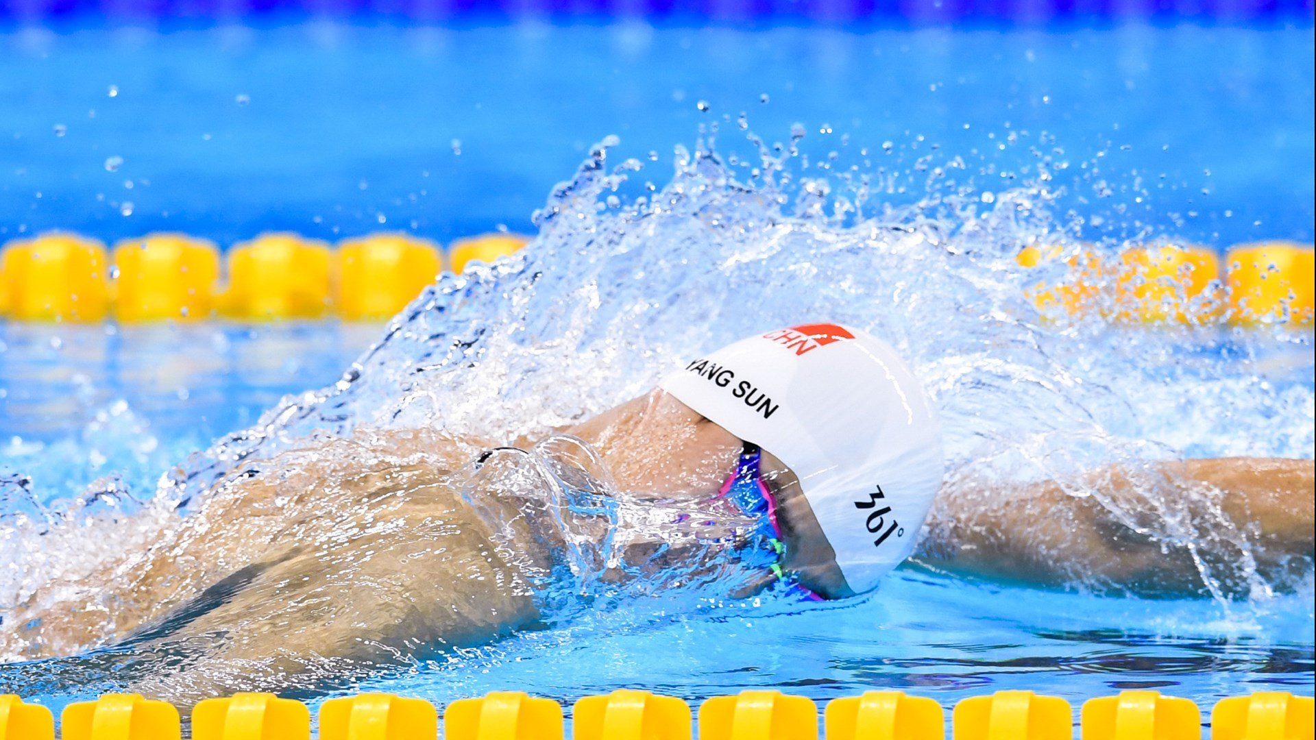 范弗利特点燃赛场，广厦队斩落雄鹿，一场跨越文化的篮球对话